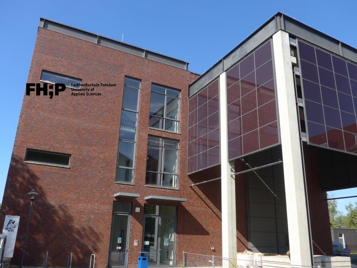 FHP12504 Außenansicht LuW-Gebäude Campus FHP Kiepenheuerallee