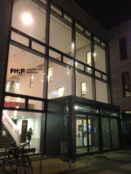 FHP7913 Außenansicht des Hauptgebäudes Campus Pappelallee